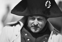 W jakim kapeluszu malowano Bonapartego?